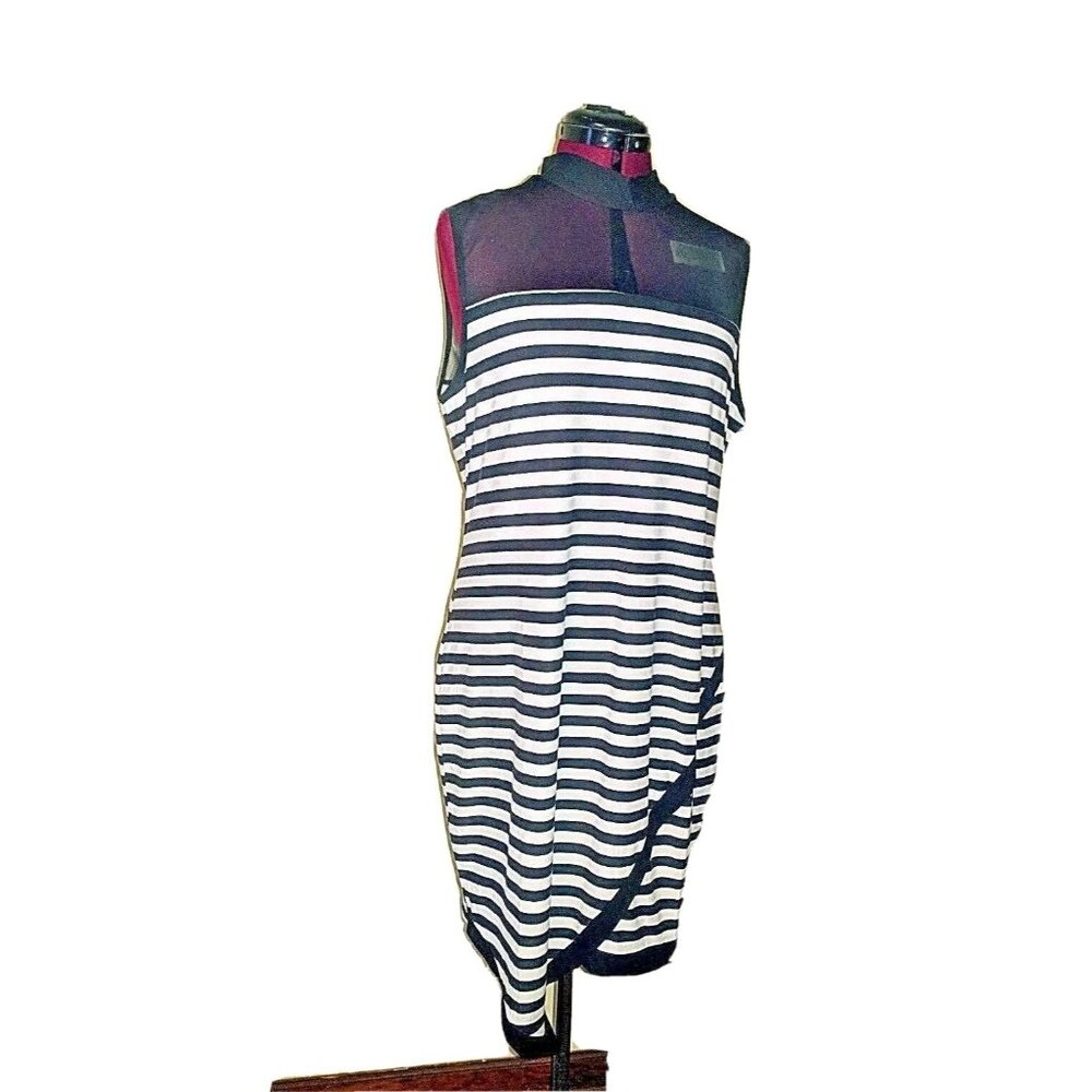 Curve Revolution Women’s Dress Size 2X Black White High Neck Asymmetrical Hem